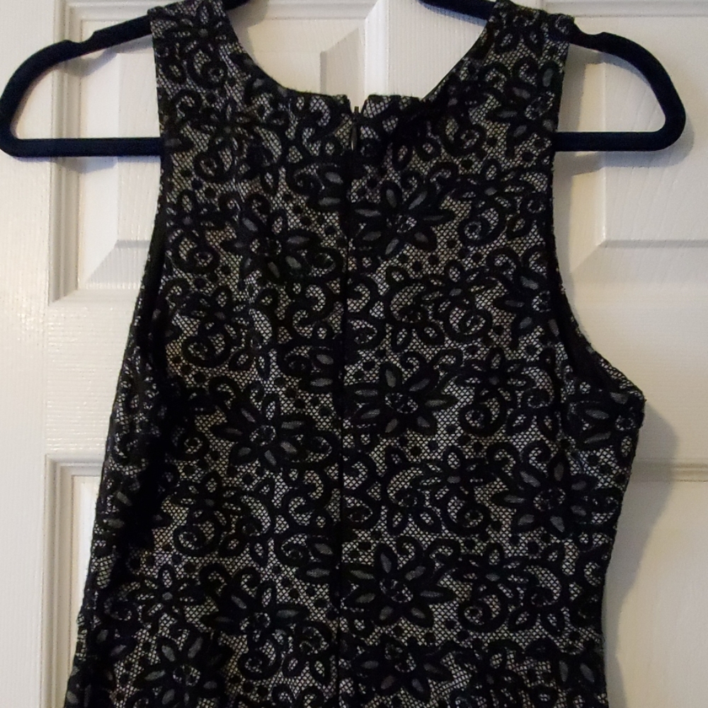 Dress - Picture 4 of 4